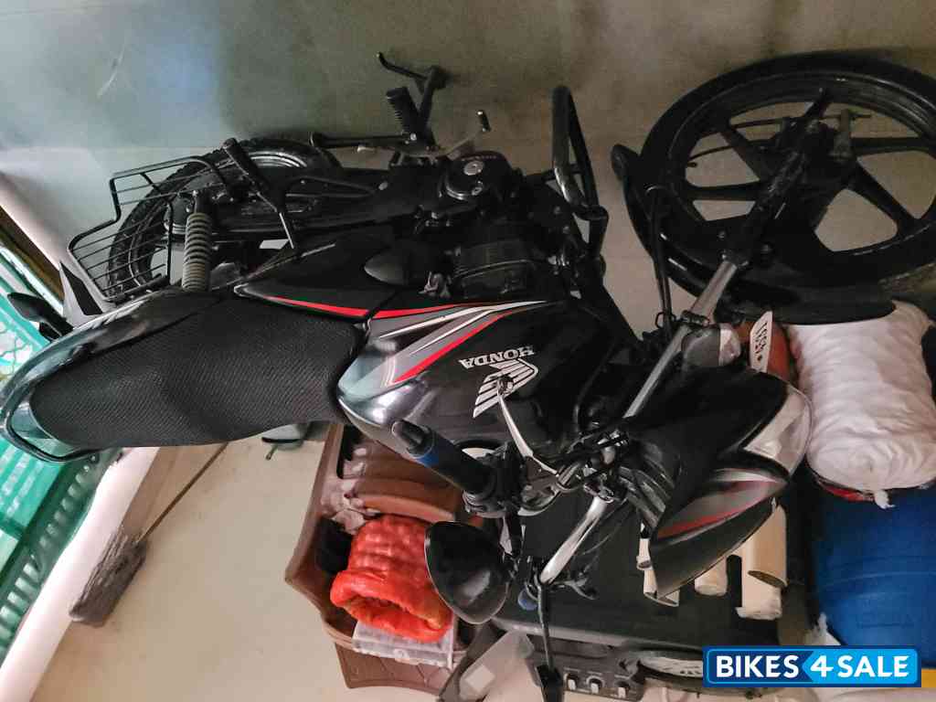 Black Honda Shine 125 Drum