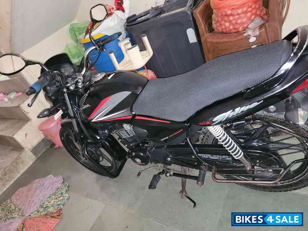 Black Honda Shine 125 Drum