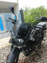 Black And White Bajaj Pulsar 125 Split Seat