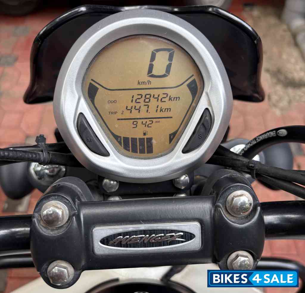 Bajaj Avenger Street 220