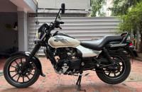 Bajaj Avenger Street 220