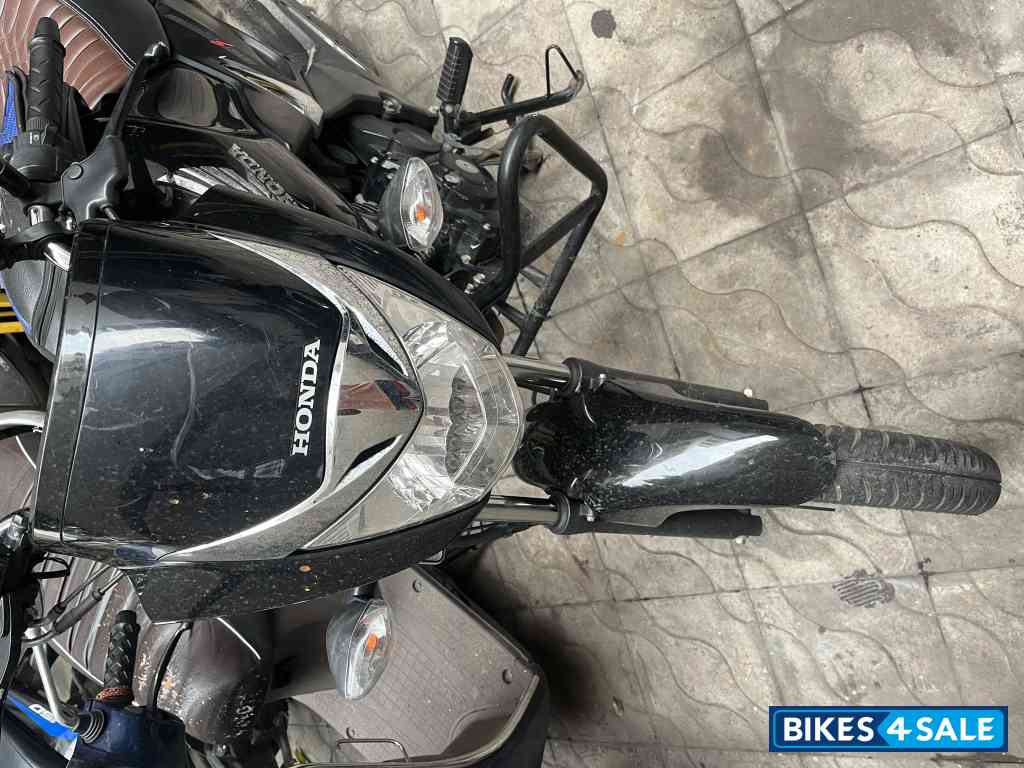 Black Honda Unicorn 160 BS6