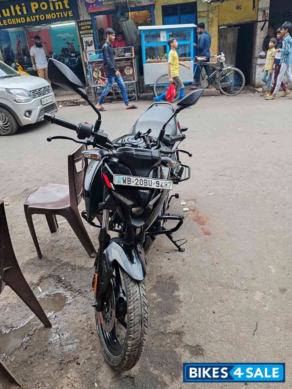 Black Bajaj Pulsar N150