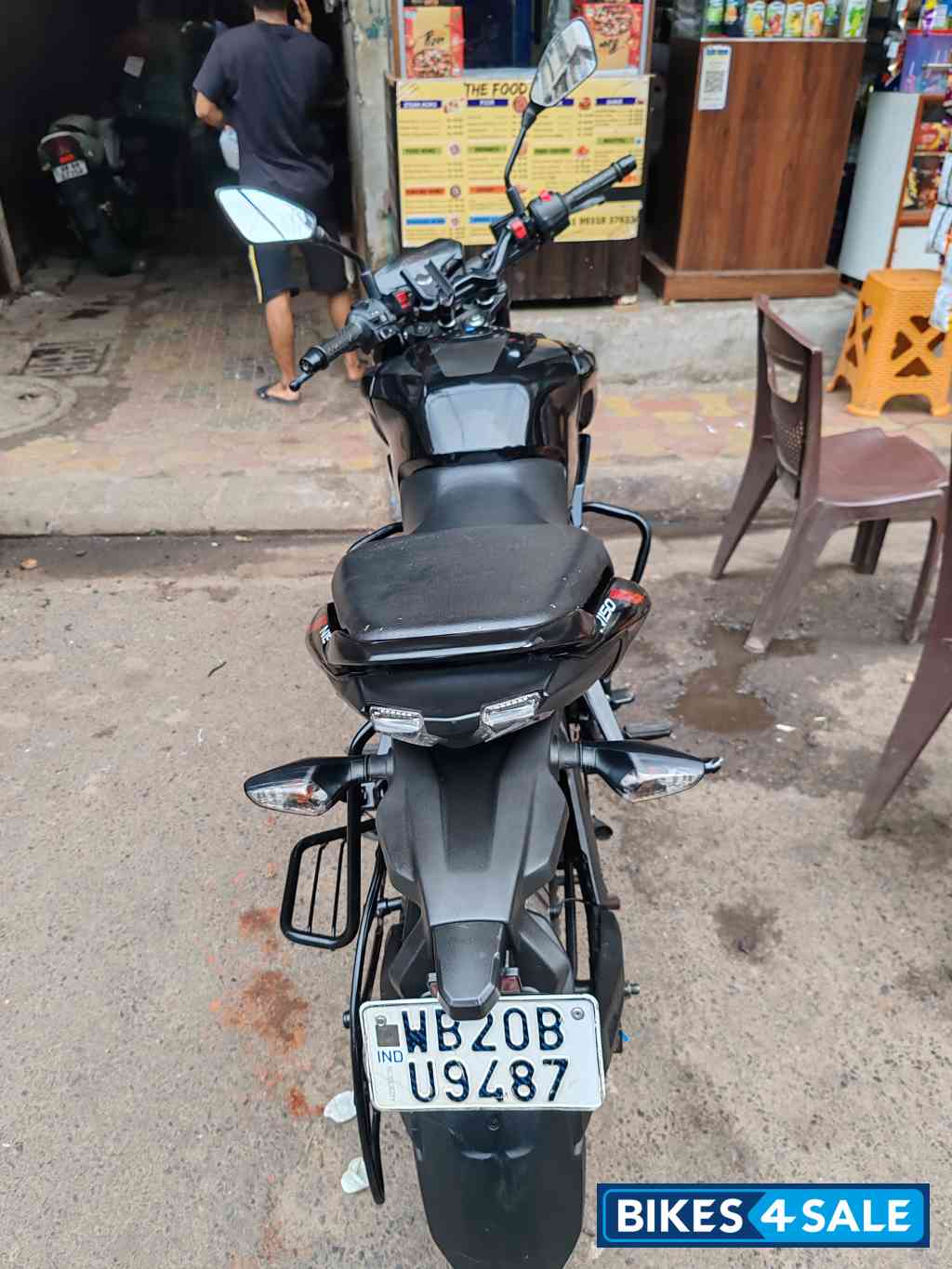 Black Bajaj Pulsar N150
