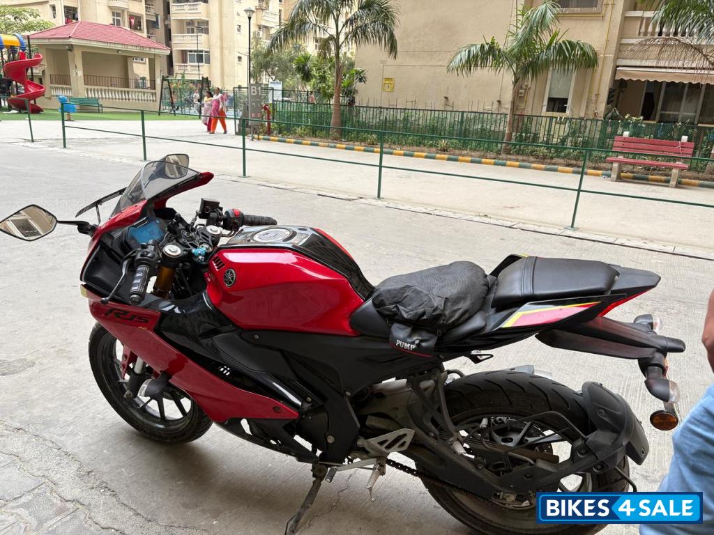 Yamaha R15 V4