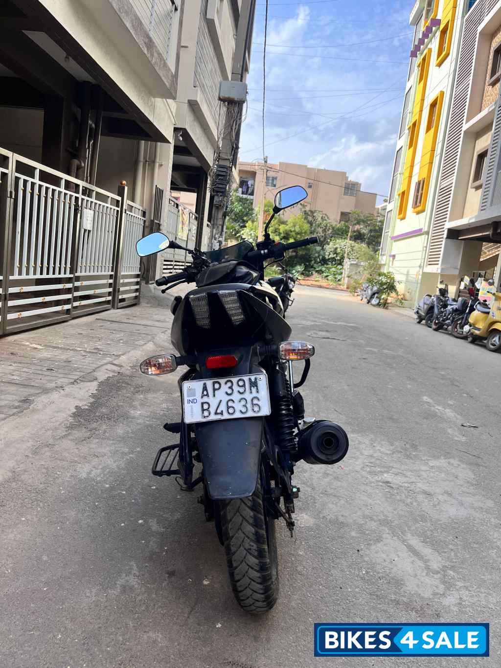 Bajaj Pulsar 125 Split Seat Bajaj Pulsar 125 Split Seat