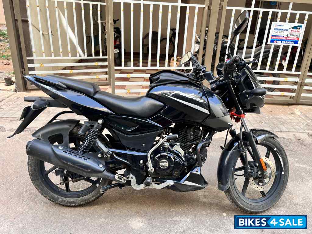 Bajaj Pulsar 125 Split Seat Bajaj Pulsar 125 Split Seat