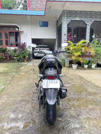 White Hero Xtreme 160R