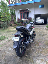 White Hero Xtreme 160R