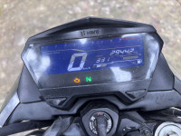 White Hero Xtreme 160R