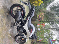 White Hero Xtreme 160R