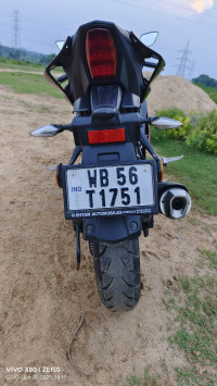 Vivid Red Yamaha R15 V4