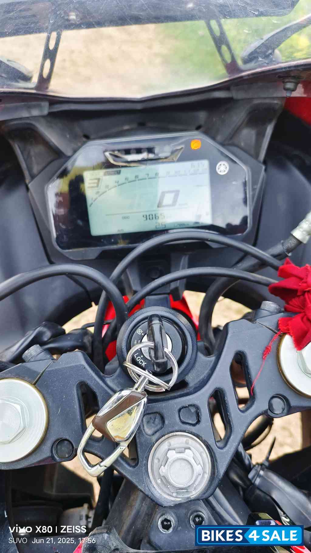 Vivid Red Yamaha R15 V4