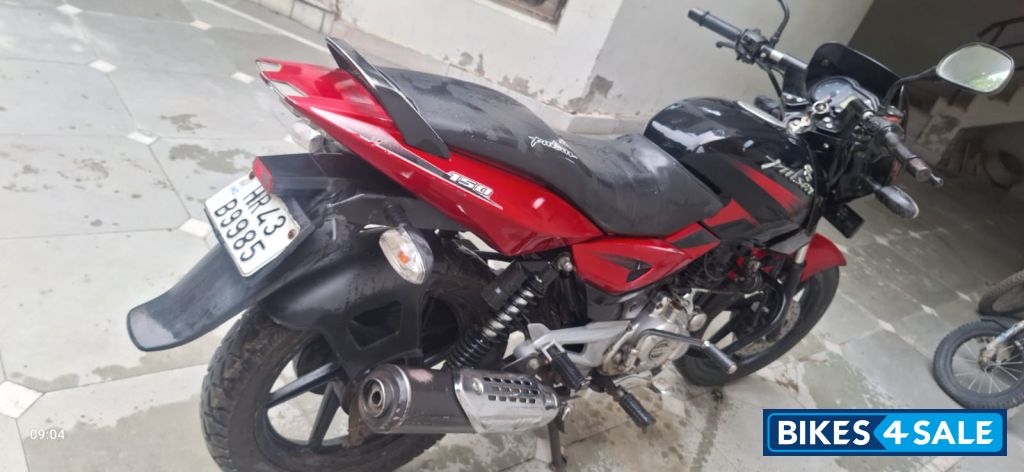 Wine Red/black Bajaj Pulsar 150
