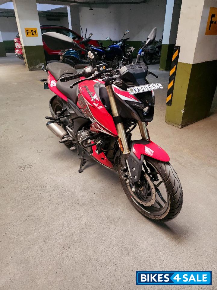 Red Bajaj Pulsar N250 2024