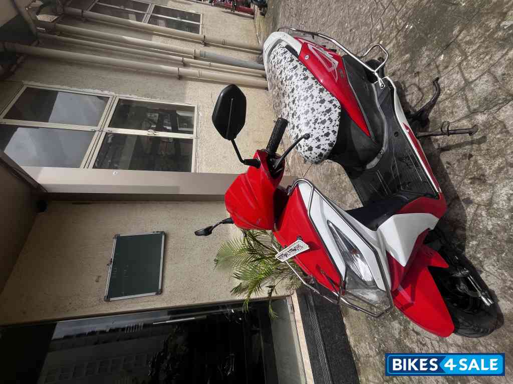 Red Honda Dio