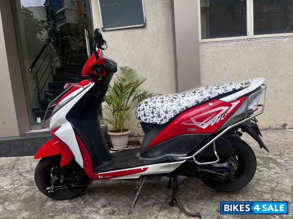 Red Honda Dio