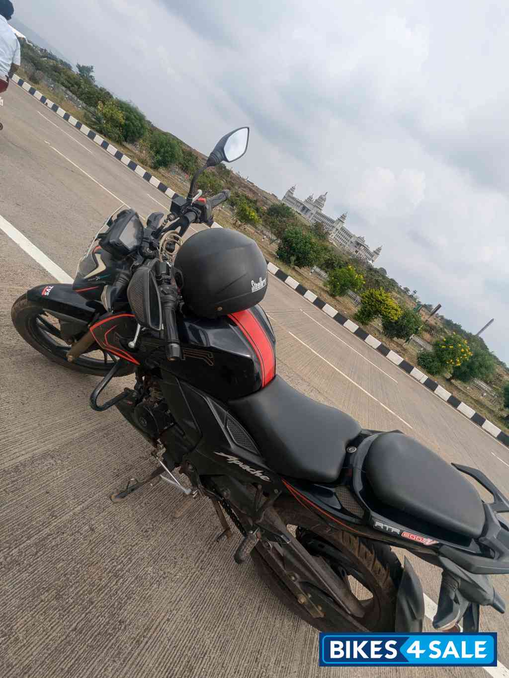 TVS Apache RTR 200 4V ABS