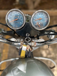 Silver Royal Enfield Thunderbird TwinSpark 350