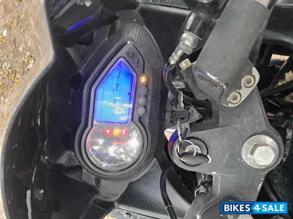Bajaj Pulsar 220 DTSFi
