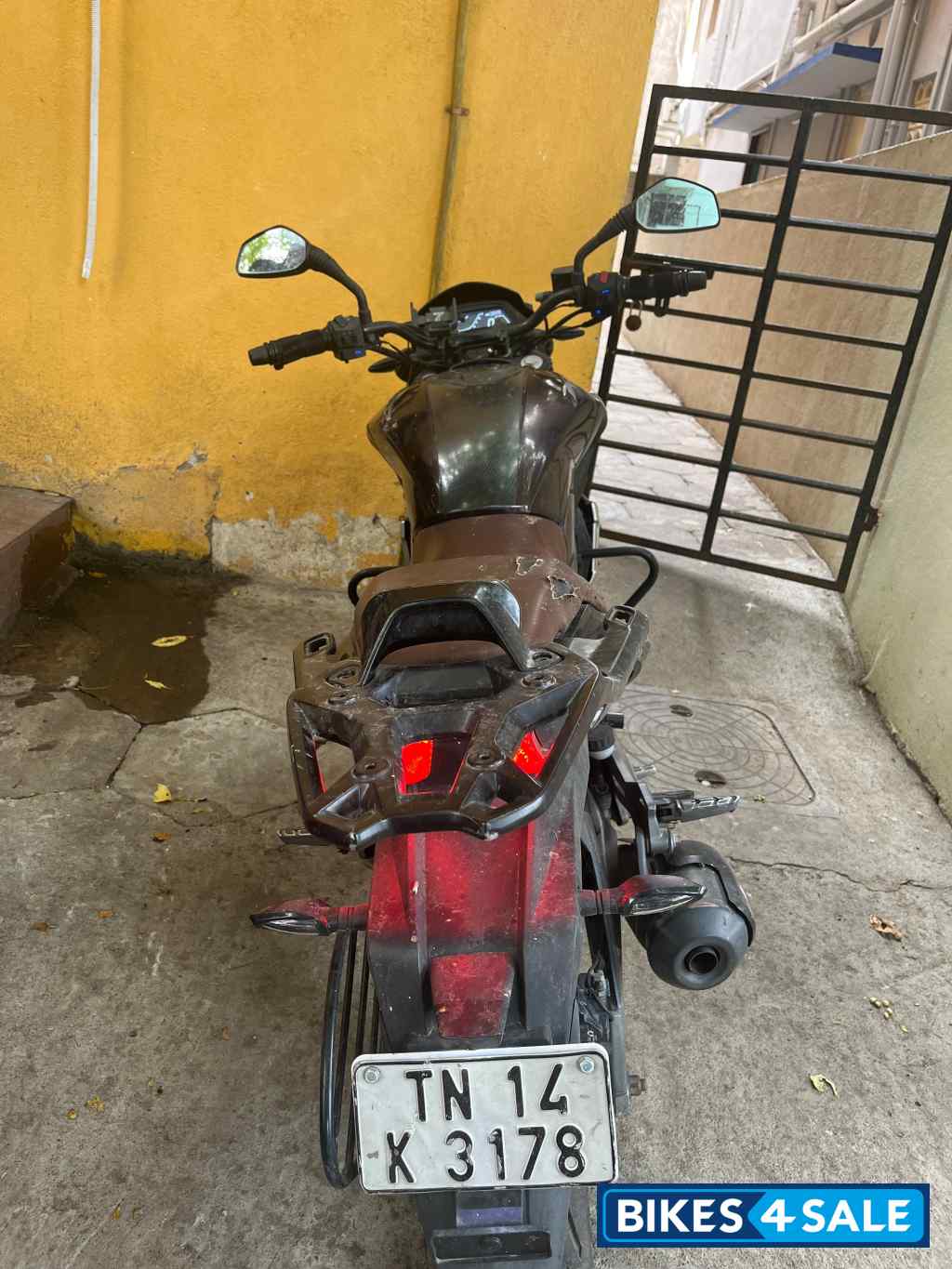 Bajaj Dominar 400