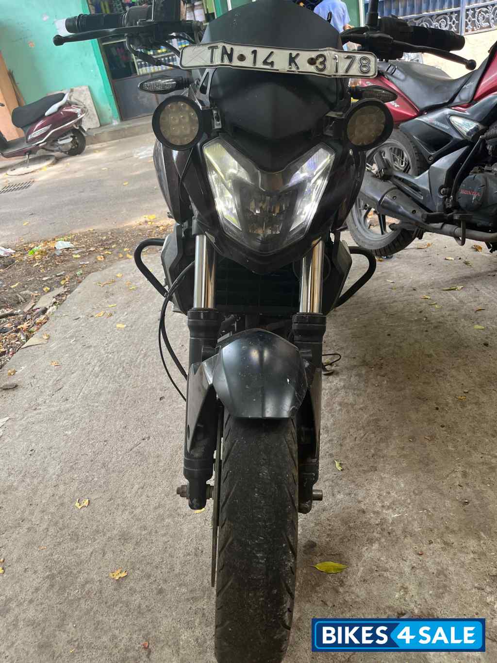Bajaj Dominar 400