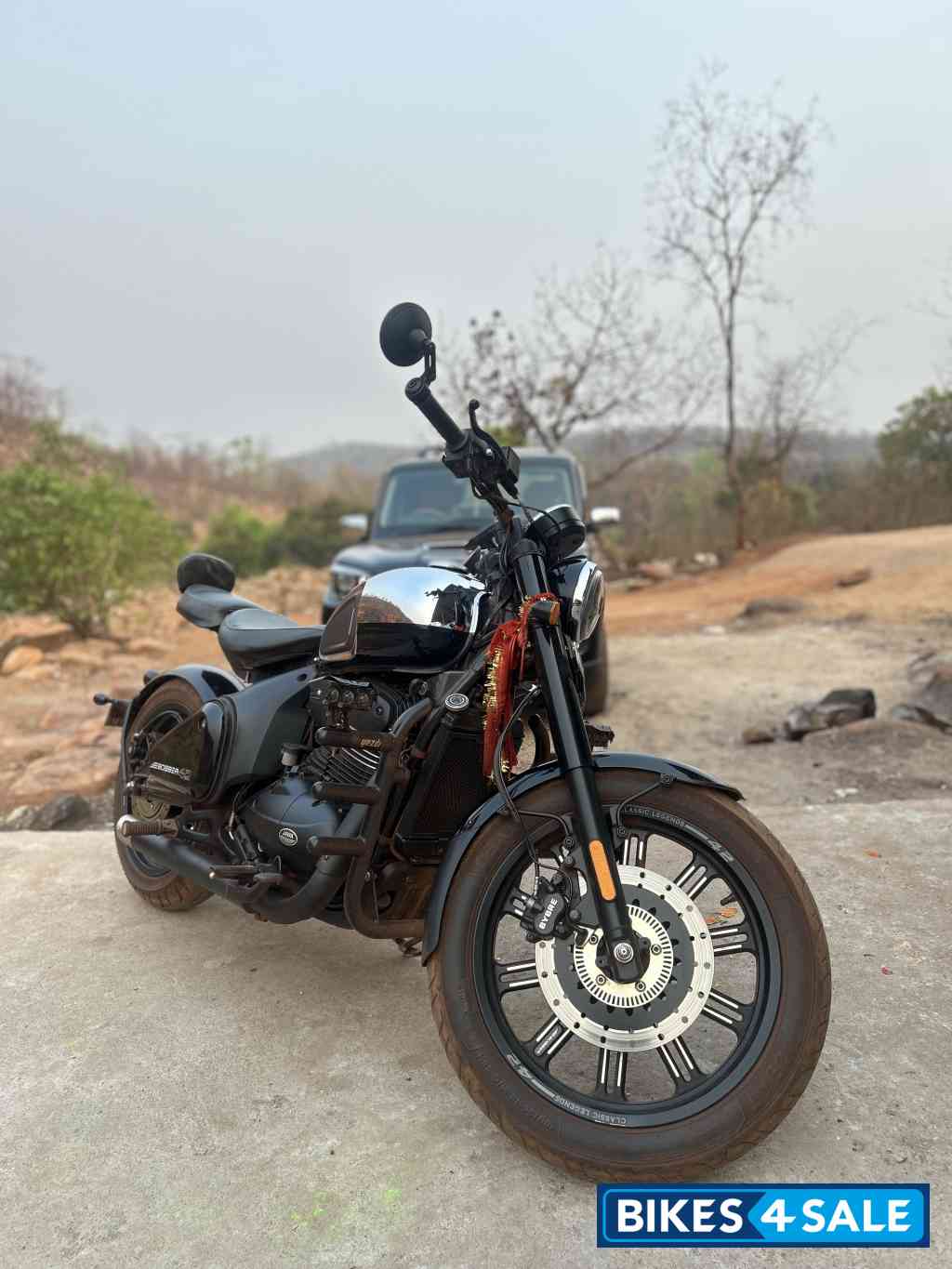 Chrome Black Jawa 42 Bobber Black Mirror