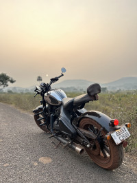 Chrome Black Jawa 42 Bobber Black Mirror