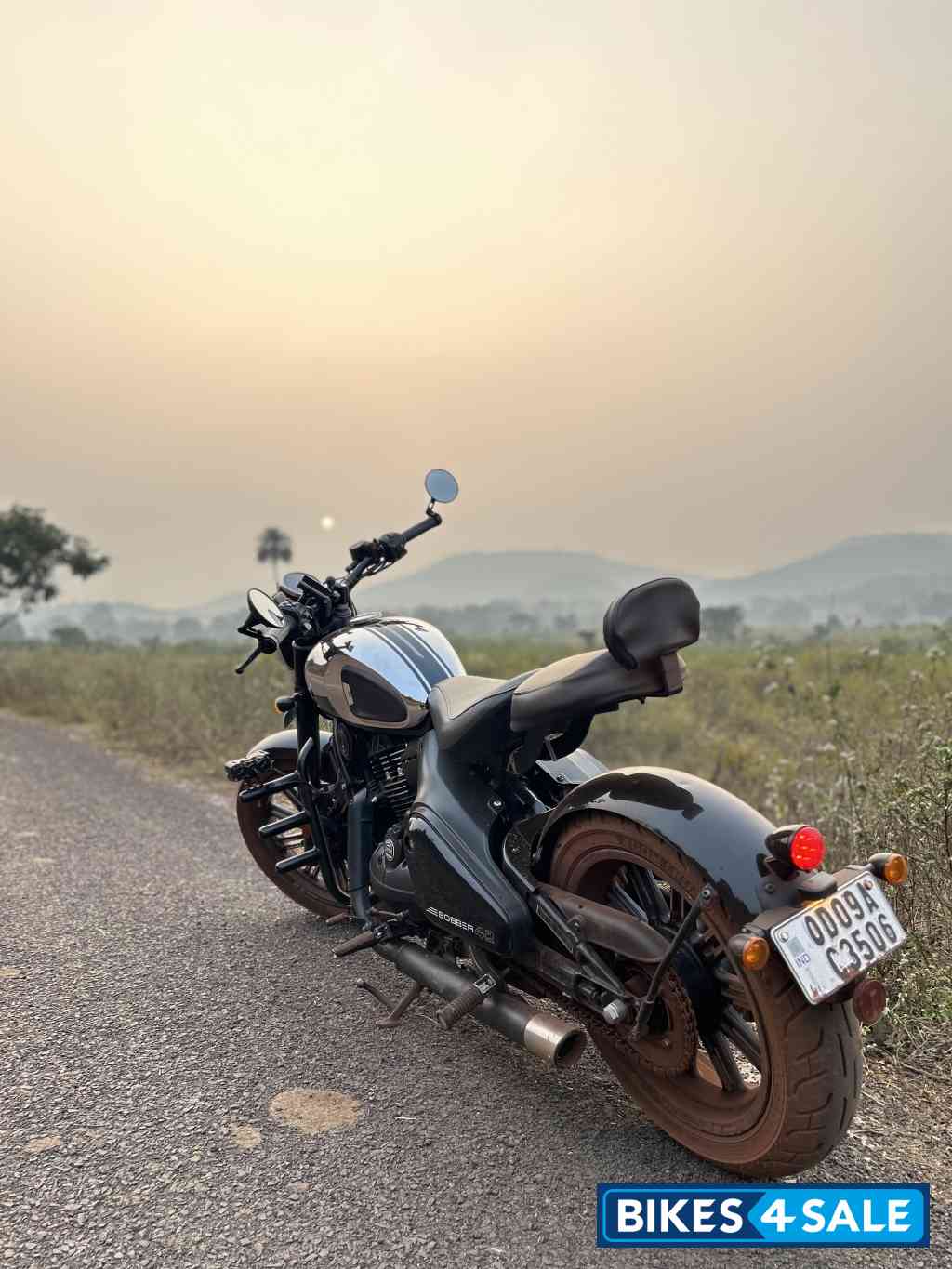 Chrome Black Jawa 42 Bobber Black Mirror