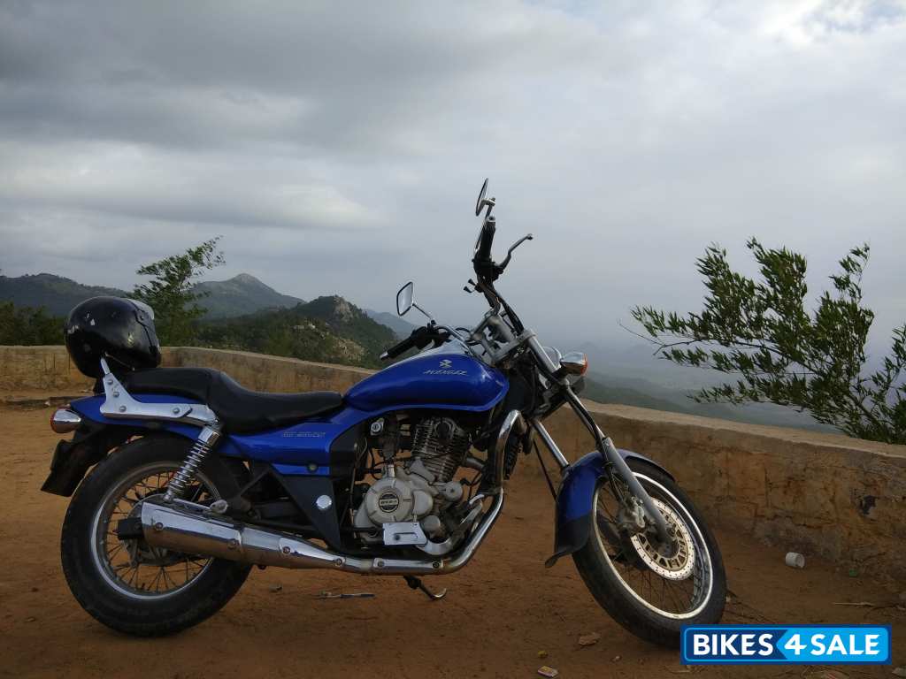 Bajaj Avenger 220 DTS-i