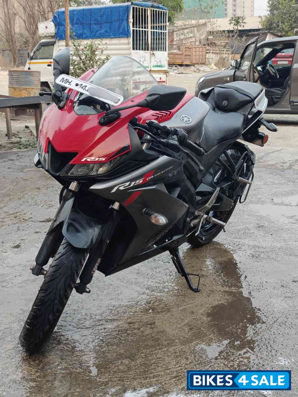 Thunder Grey Yamaha YZF R15 V3