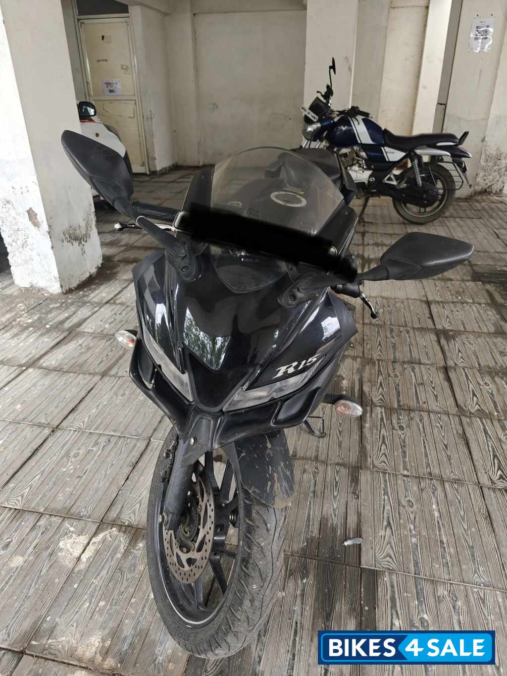 Black Yamaha YZF R15 V3