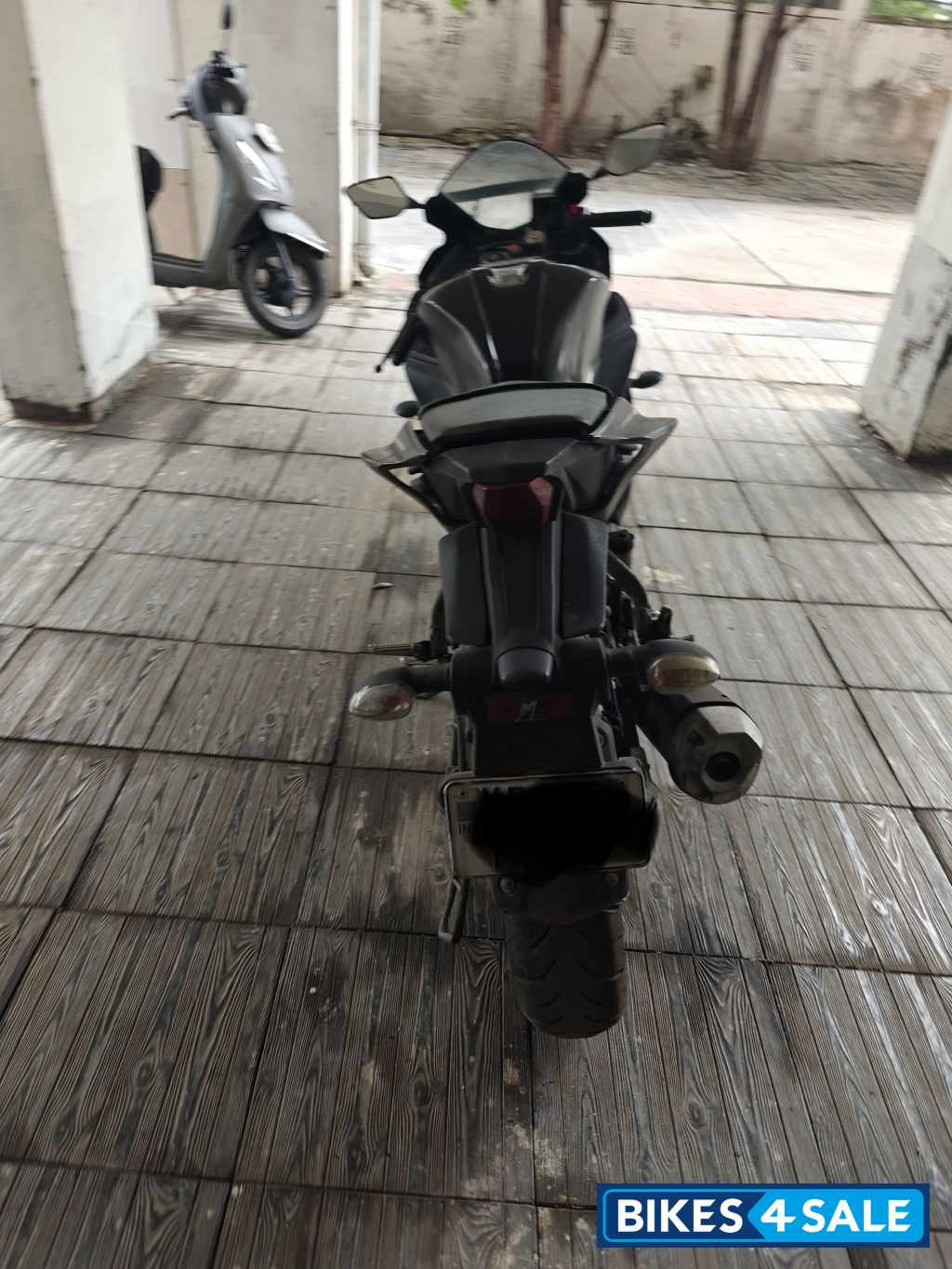 Black Yamaha YZF R15 V3