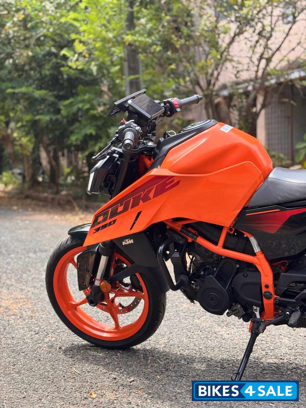 Orange KTM Duke 390 BS6