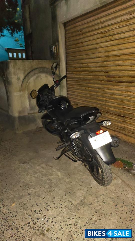 E Black With Platinum Bajaj Pulsar 125