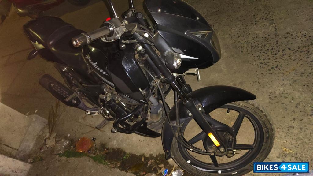 E Black With Platinum Bajaj Pulsar 125