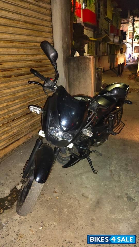 E Black With Platinum Bajaj Pulsar 125