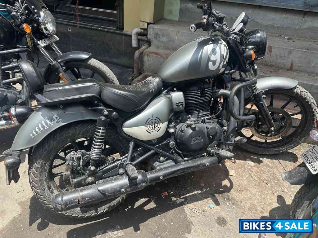 Royal Enfield Meteor 350 Stellar