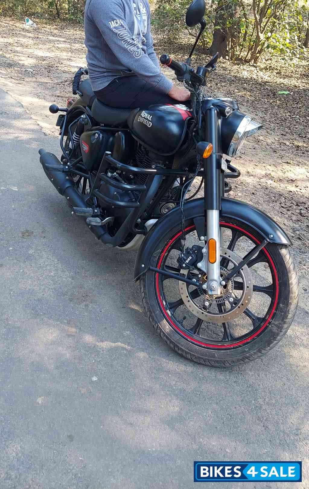 Stealth Black Royal Enfield Classic Stealth Black