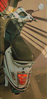 White Pure EV epluto