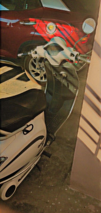 White Pure EV epluto