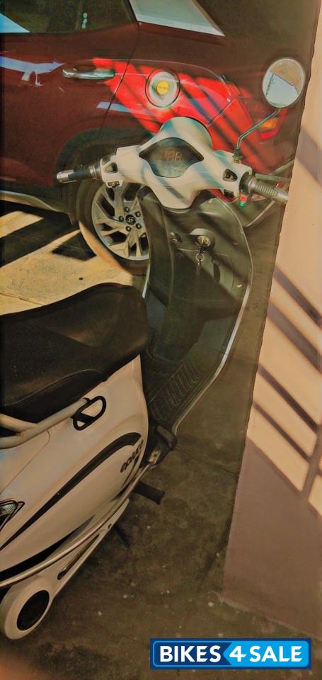 White Pure EV epluto