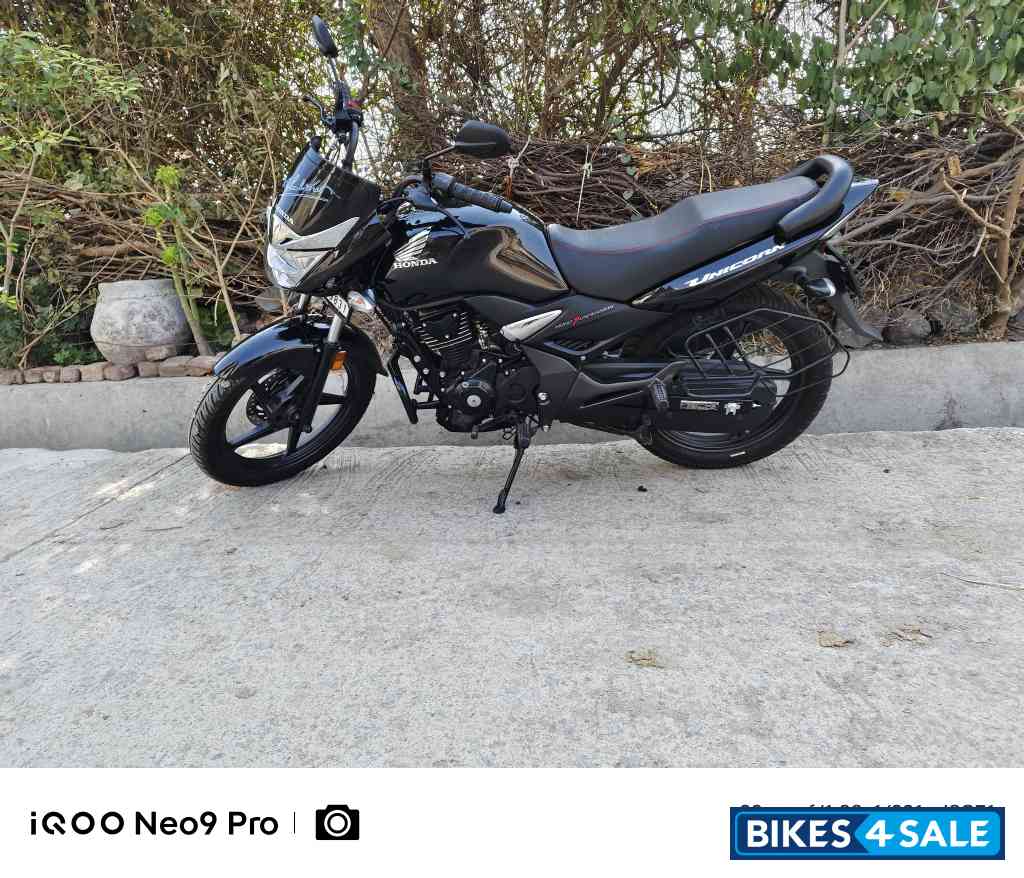 Black Honda Unicorn OBD2