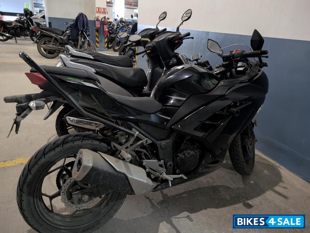 Kawasaki Ninja 300 BS6 2022