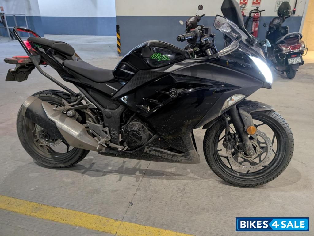 Kawasaki Ninja 300 BS6 2022
