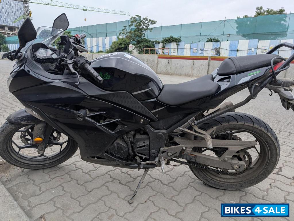 Kawasaki Ninja 300 BS6 2022