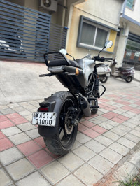 Silver Husqvarna Vitpilen 250