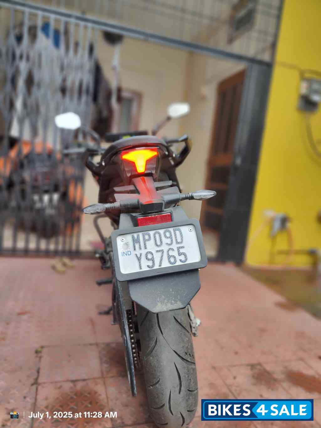 Black KTM Duke 250 2024