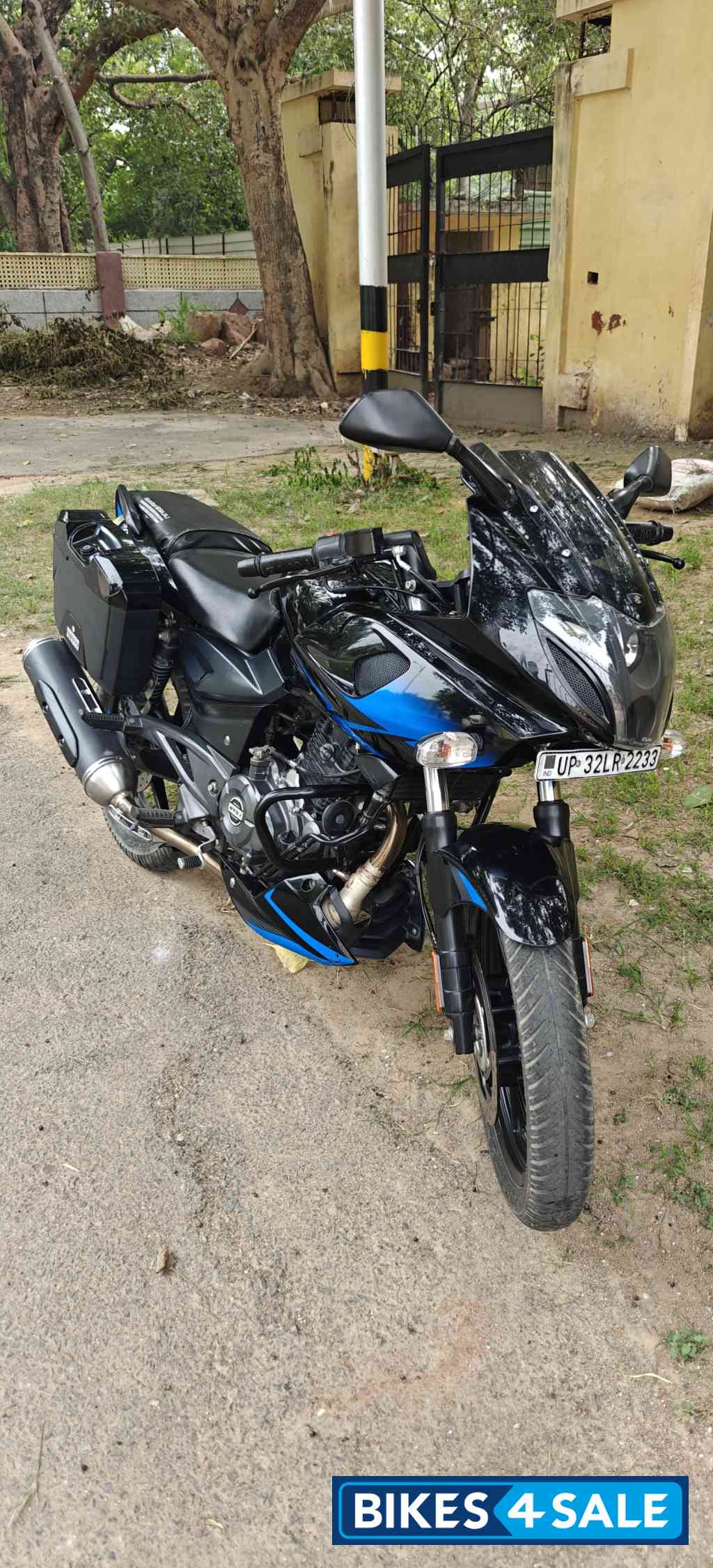 Ebony Black Blue Dkl Bajaj Pulsar 220F BS6