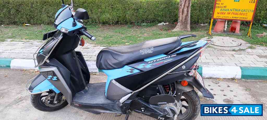 Blue TVS NTORQ 125 Race Edition BS6